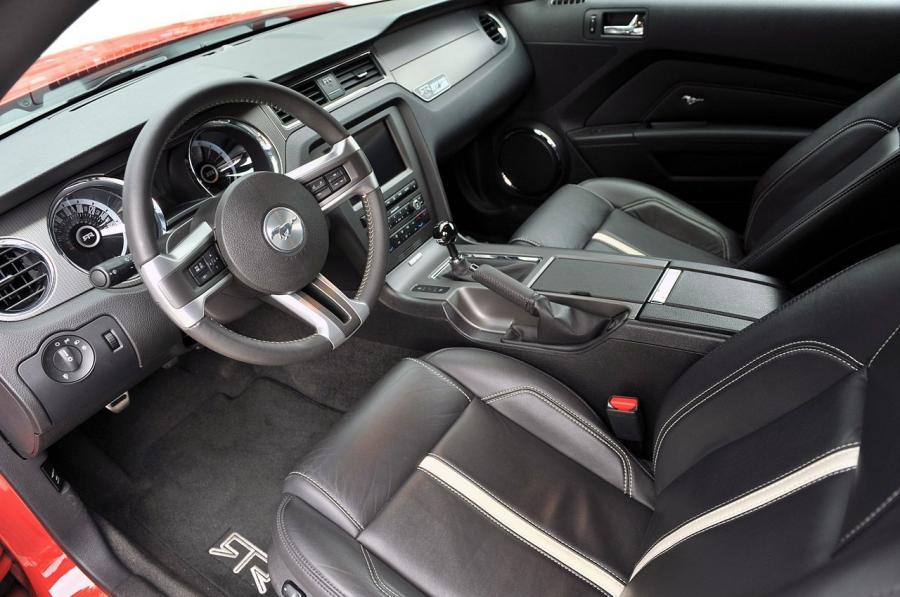  Ford Mustang by RTR 2013 года  (фото 19 из 51)
